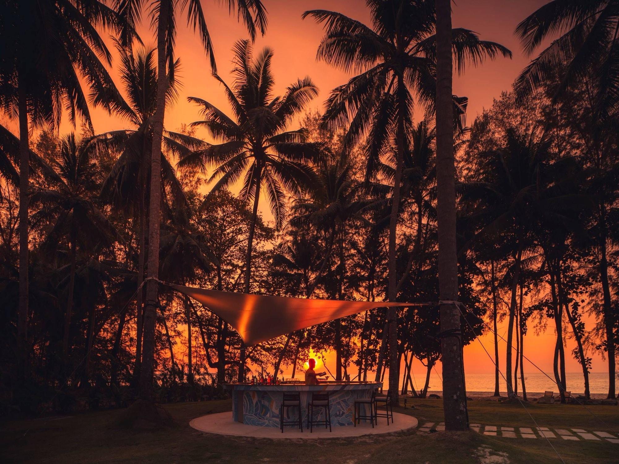 Avani Plus Khao Lak Resort Ngoại thất bức ảnh