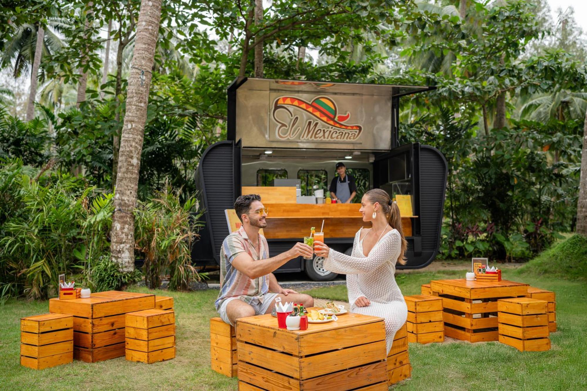 Avani Plus Khao Lak Resort Ngoại thất bức ảnh